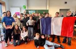 „FranceMobil“ zu Gast in der Ursulinenschule - Je ne parle pas français, aber bitte red’ weiter.. !